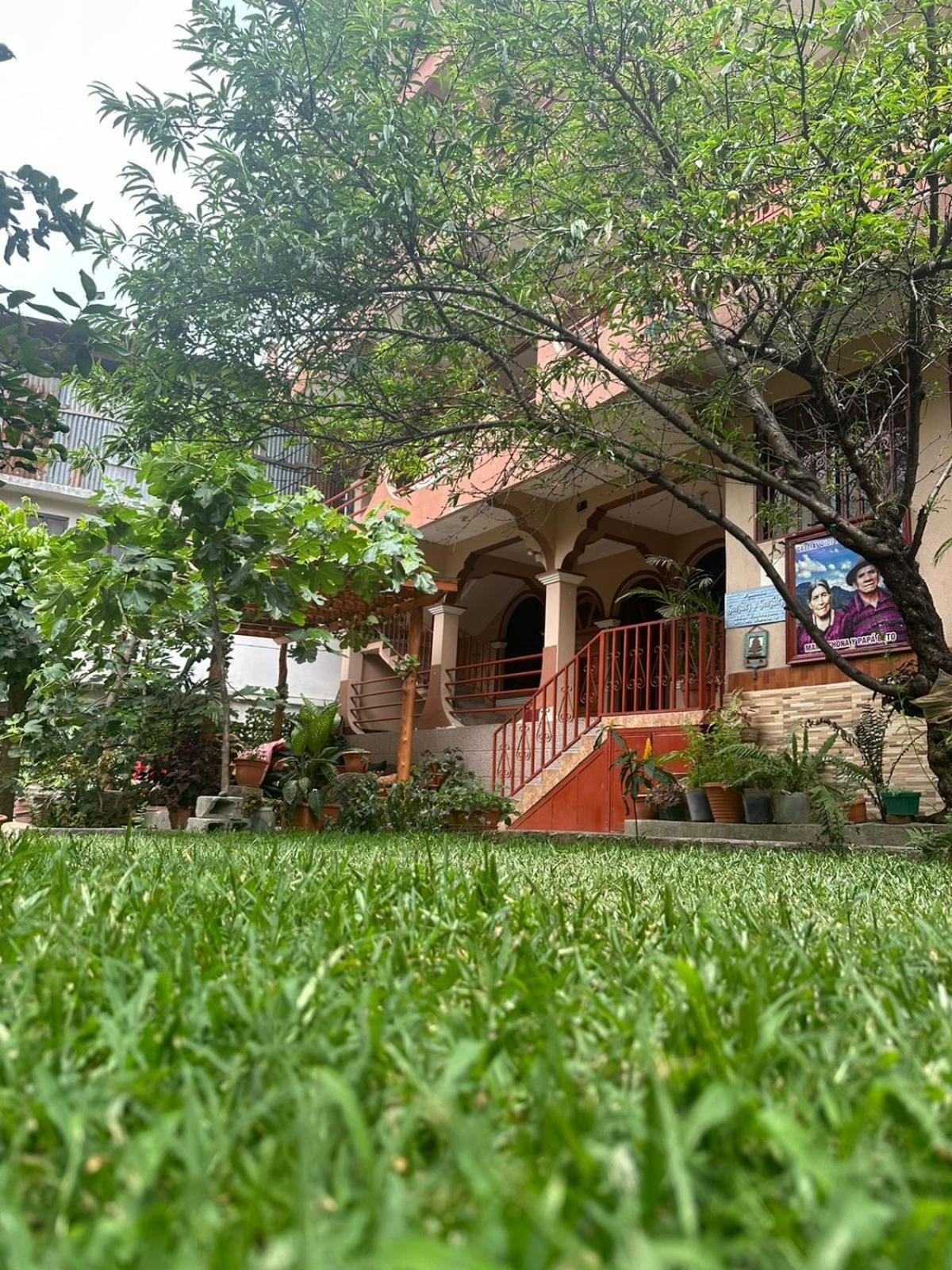 Hospedaje Gonzalez San Pedro La Laguna Exterior photo